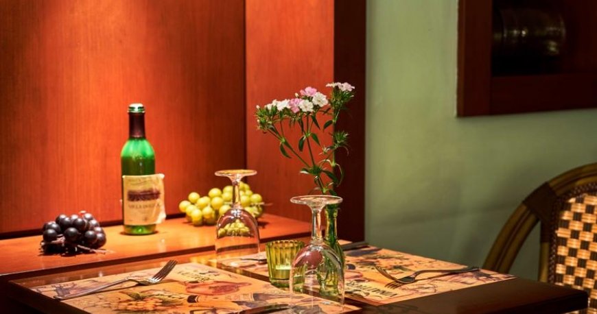 رستوران هتل فرونیا رستوران هتل فرونیا