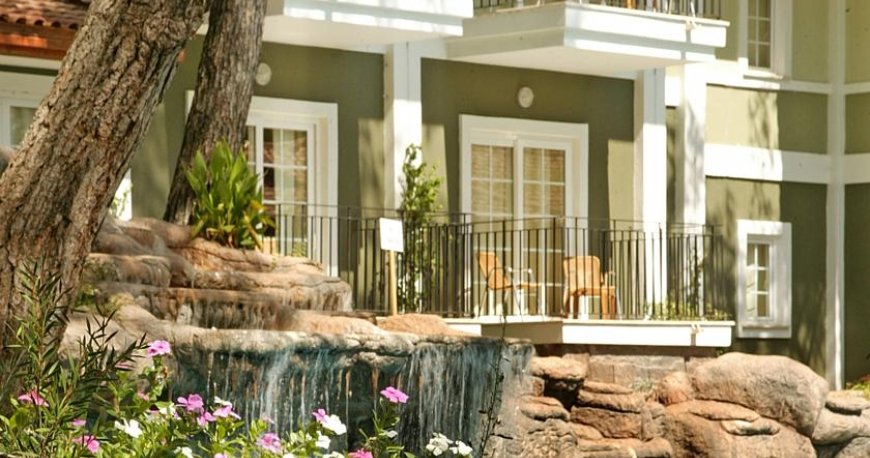 هتل گرند یازیکی کلاب تربان