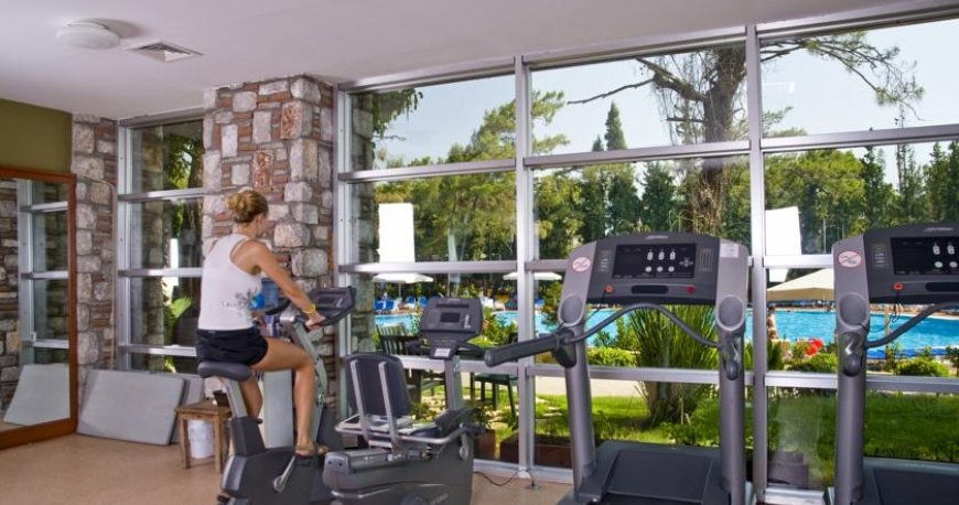 سالن بدنسازی هتل گرند یازیکی کلاب تربان