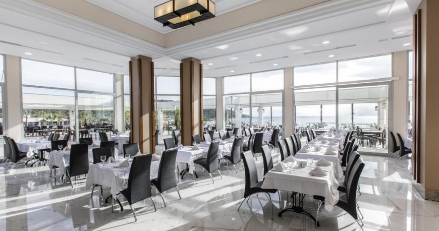 رستوران هتل پالم وینگز افسوس