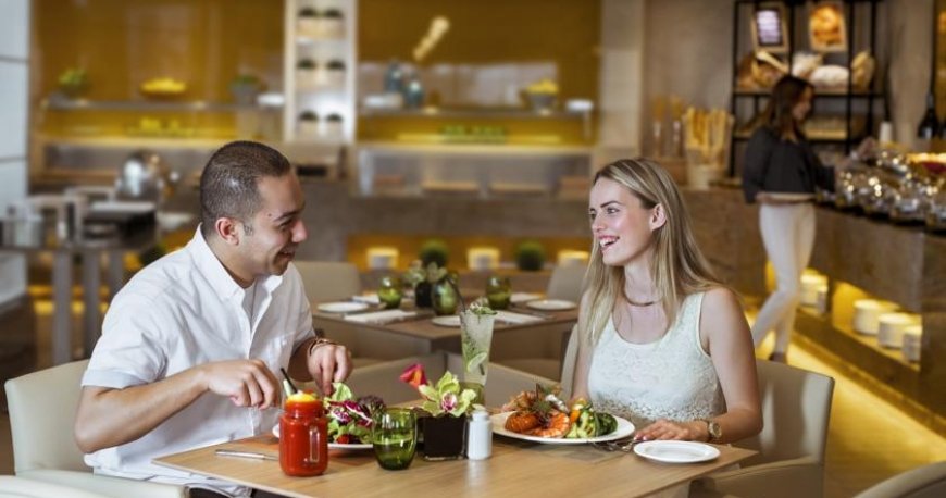 رستوران هتل جمیرا روتانا