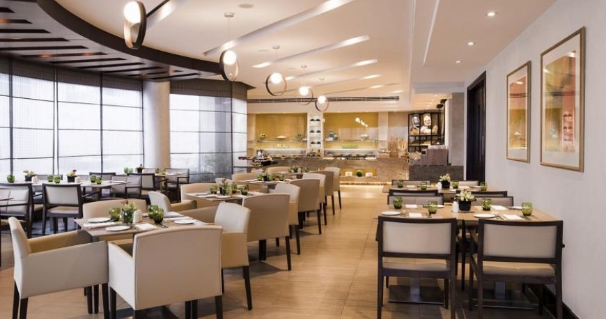 رستوران هتل جمیرا روتانا