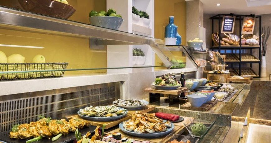 رستوران هتل جمیرا روتانا