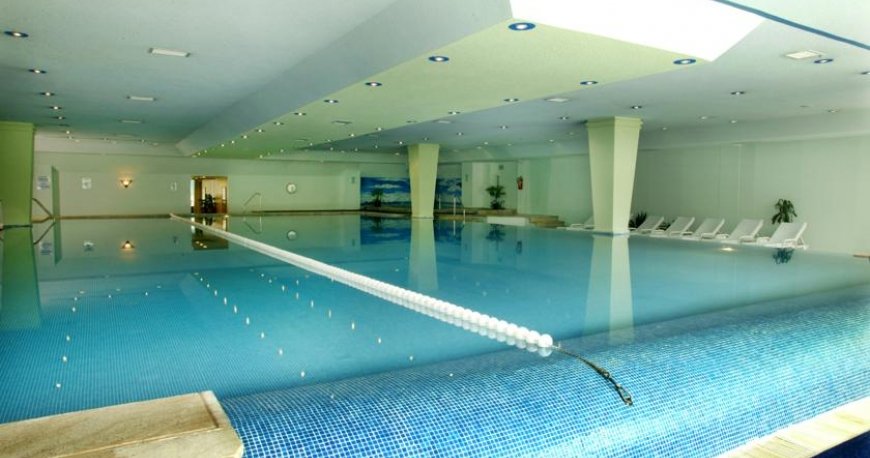 استخر هتل ددمان استانبول