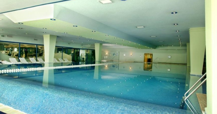 استخر هتل ددمان استانبول