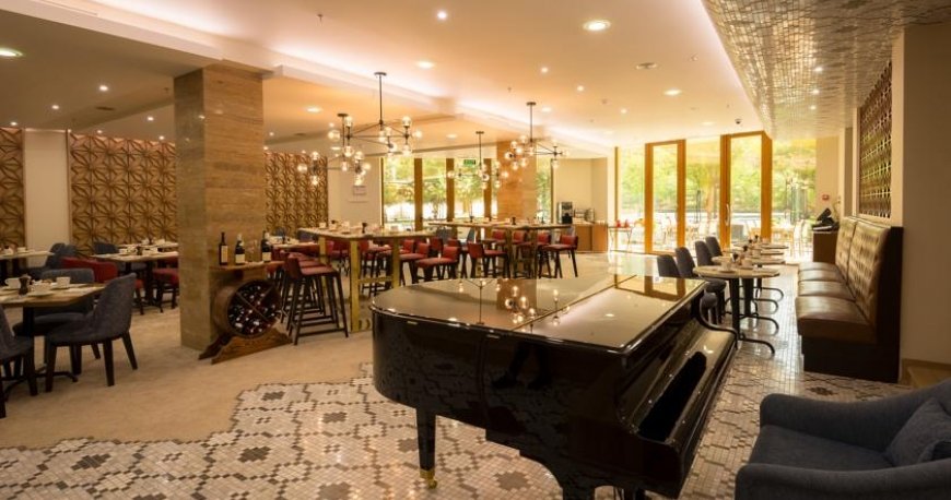 رستوران هتل رادیسون بلو رستوران هتل رادیسون بلو