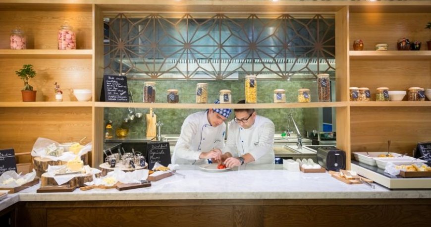 رستوران هتل رادیسون بلو رستوران هتل رادیسون بلو