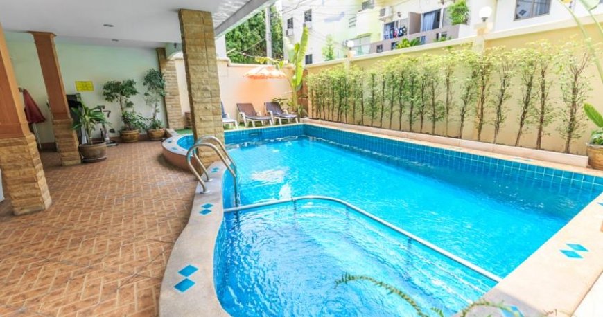 استخر هتل ام پی رزیدنس استخر هتل ام پی رزیدنس