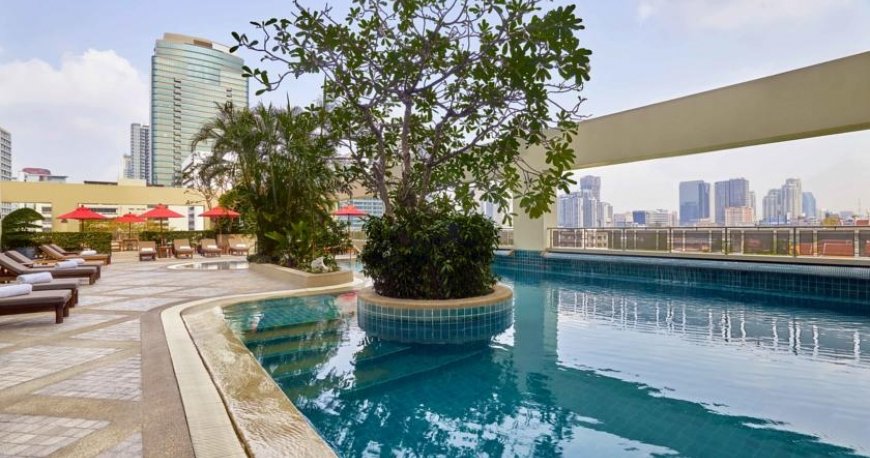 استخر هتل آوانی آتریوم بانکوک استخر هتل آوانی آتریوم بانکوک