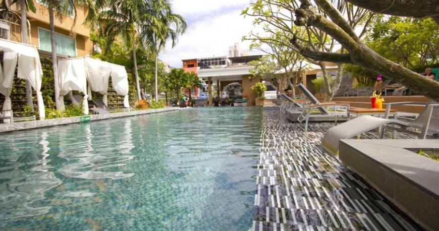 استخر هتل سیتروس پارک استخر هتل سیتروس پارک