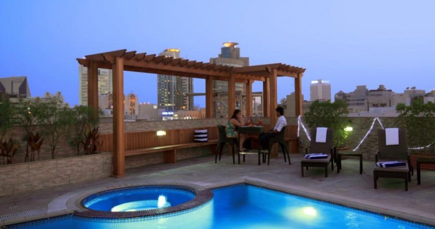استخر هتل سان اند سندز داون تاون دبی استخر هتل سان اند سندز داون تاون دبی