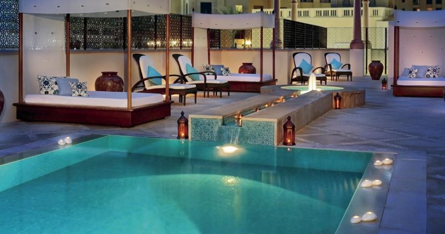 استخر هتل ریتز کارلتون دبی