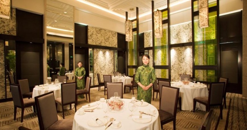 رستوران هتل رگال اینترنشنال