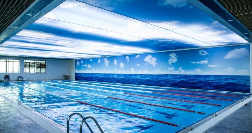 استخر هتل رامادا باکو