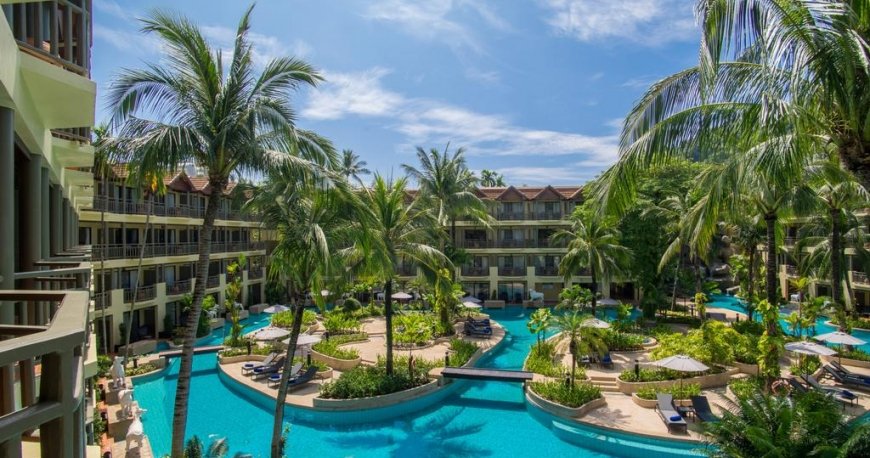 استخر هتل ماریوت ریزورت مرلین بیچ استخر هتل ماریوت ریزورت مرلین بیچ