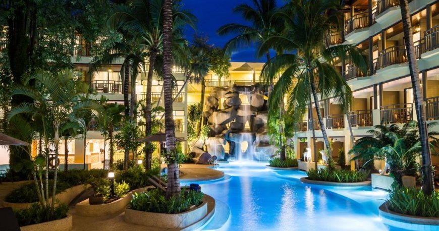 استخر هتل ماریوت ریزورت مرلین بیچ استخر هتل ماریوت ریزورت مرلین بیچ