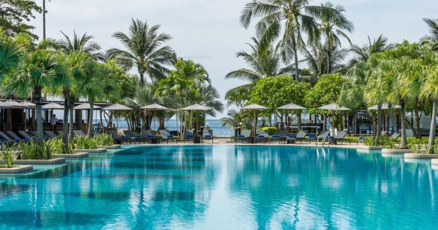 استخر هتل ماریوت ریزورت مرلین بیچ استخر هتل ماریوت ریزورت مرلین بیچ