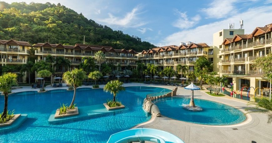 استخر هتل ماریوت ریزورت مرلین بیچ استخر هتل ماریوت ریزورت مرلین بیچ