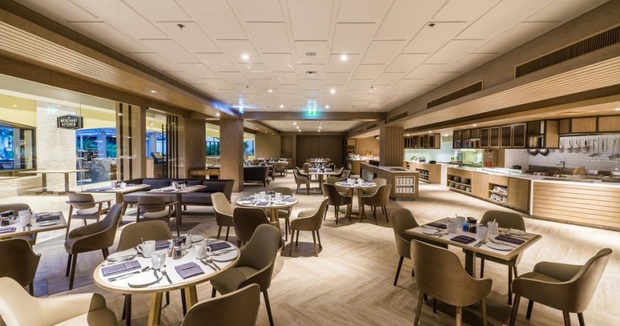 رستوران هتل ماریوت ریزورت مرلین بیچ رستوران هتل ماریوت ریزورت مرلین بیچ