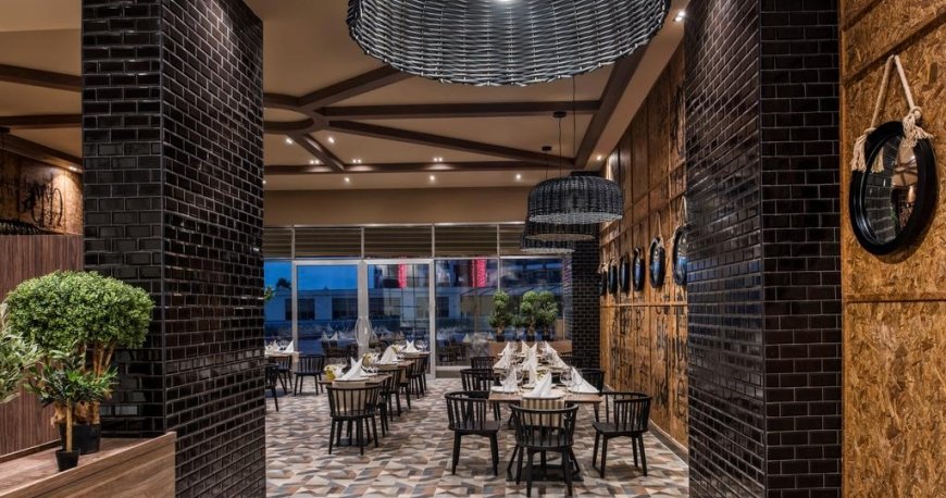 رستوران هتل دلفین بی ای گرند ریزورت 