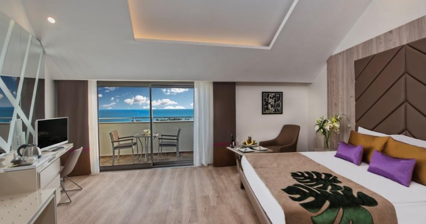 اتاق هتل دلفین بی ای گرند ریزورت 