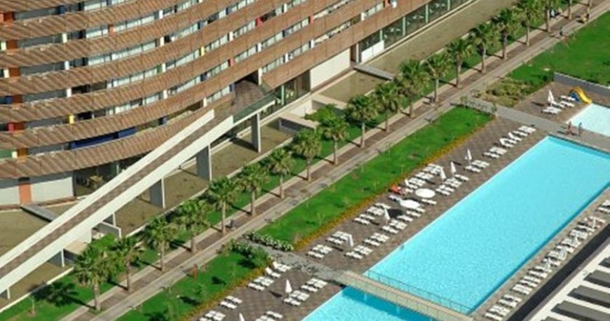 استخر هتل کاروانسرای لارا آنتالیا استخر هتل کاروانسرای لارا آنتالیا