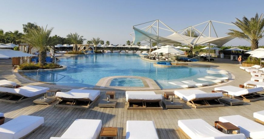 هتل رگنوم کاریا گلف