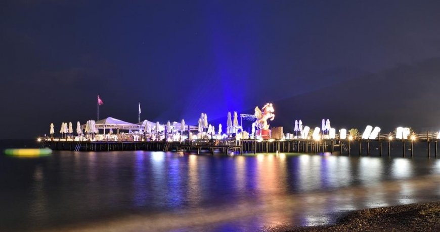 هتل رگنوم کاریا گلف