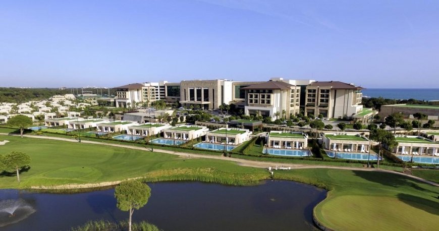 هتل رگنوم کاریا گلف