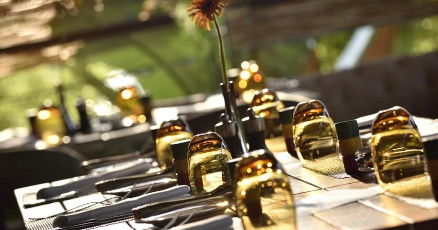 رستوران هتل رگنوم کاریا گلف