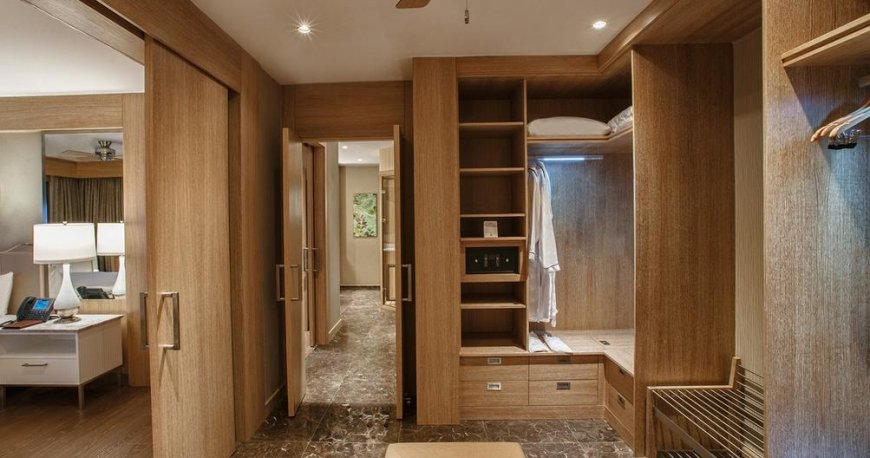 هتل رگنوم کاریا گلف