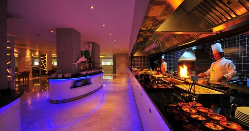 رستوران هتل بلو بی پلاتینیوم