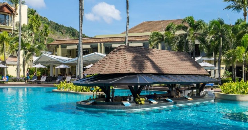 استخر هتل ماریوت ریزورت مرلین بیچ استخر هتل ماریوت ریزورت مرلین بیچ