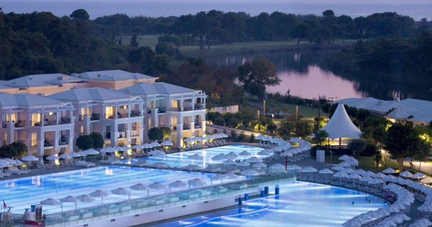 هتل تایتانیک دلوکس هتل تایتانیک دلوکس