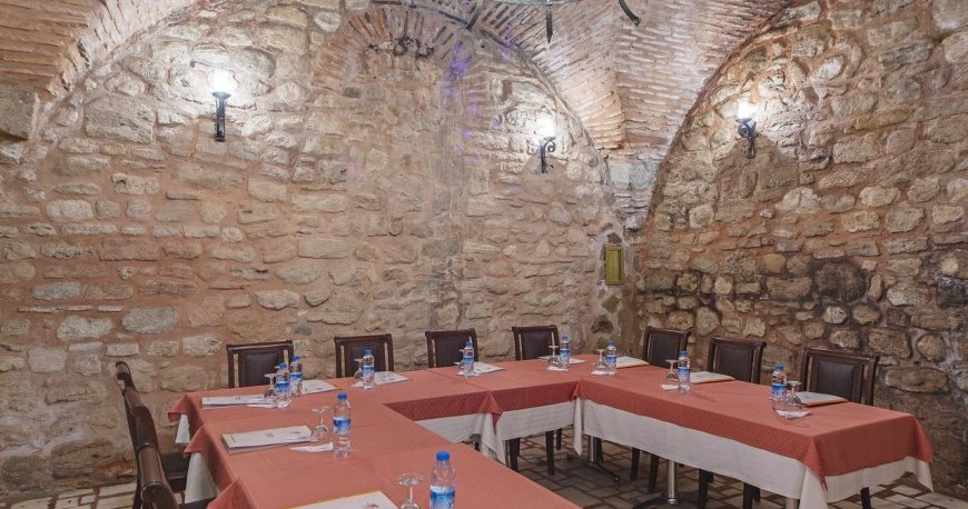 سالن کنفرانس هتل هیستوری