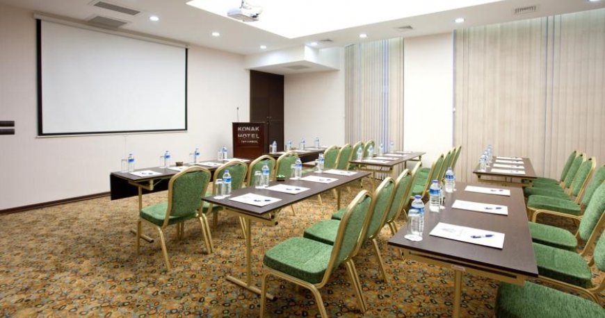 سالن کنفرانس هتل کوناک استانبول