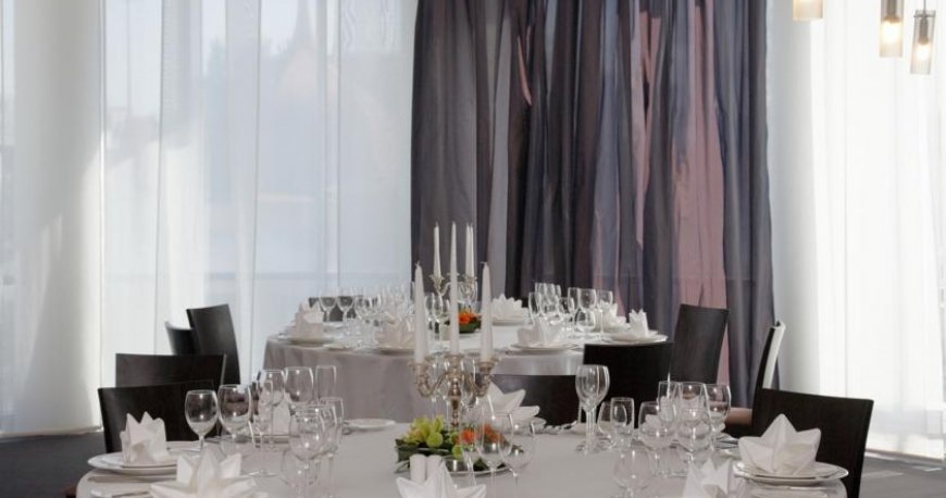 سالن همایش هتل هالیدی این سنت پترزبورگ سالن همایش هتل هالیدی این سنت پترزبورگ