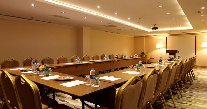 سالن کنفرانس هتل ویزون سالن کنفرانس هتل ویزون