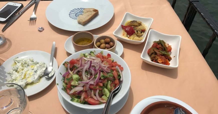 آیوالیک دنیز